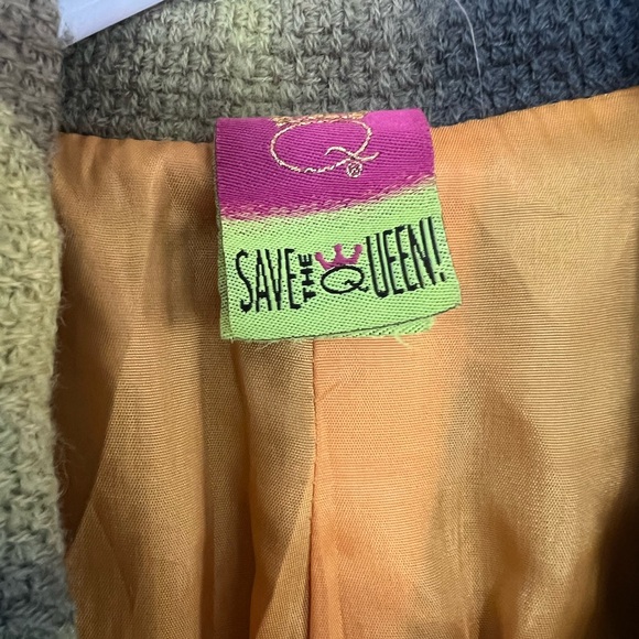 Save The Queen Multicolor Artistic Women's Cape - Picture 3 of 6